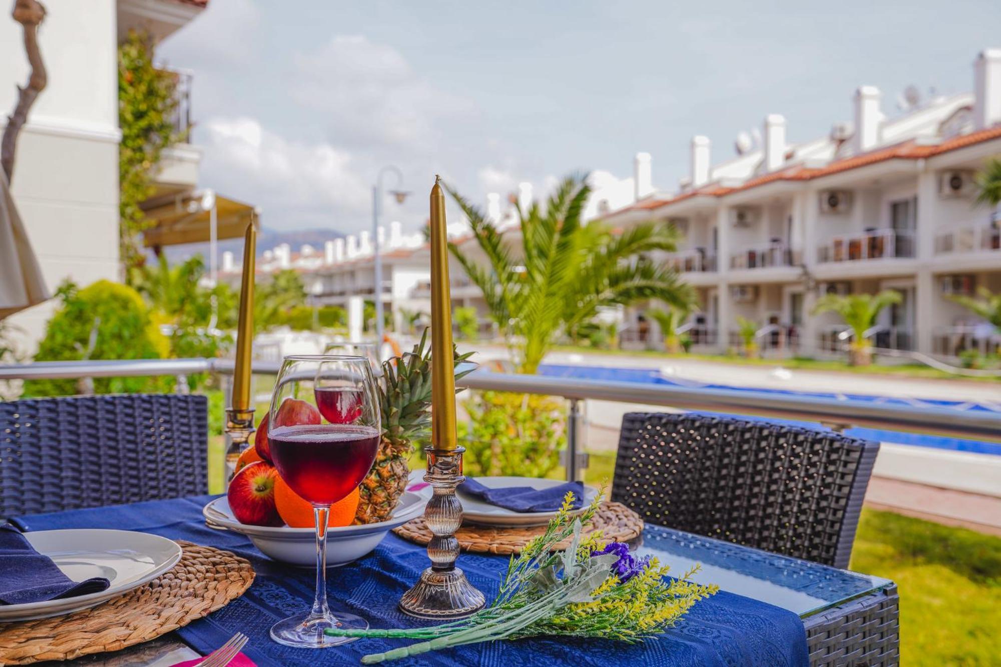 Sunset Beach Resort Aqua Lettings Fethiye Eksteriør billede