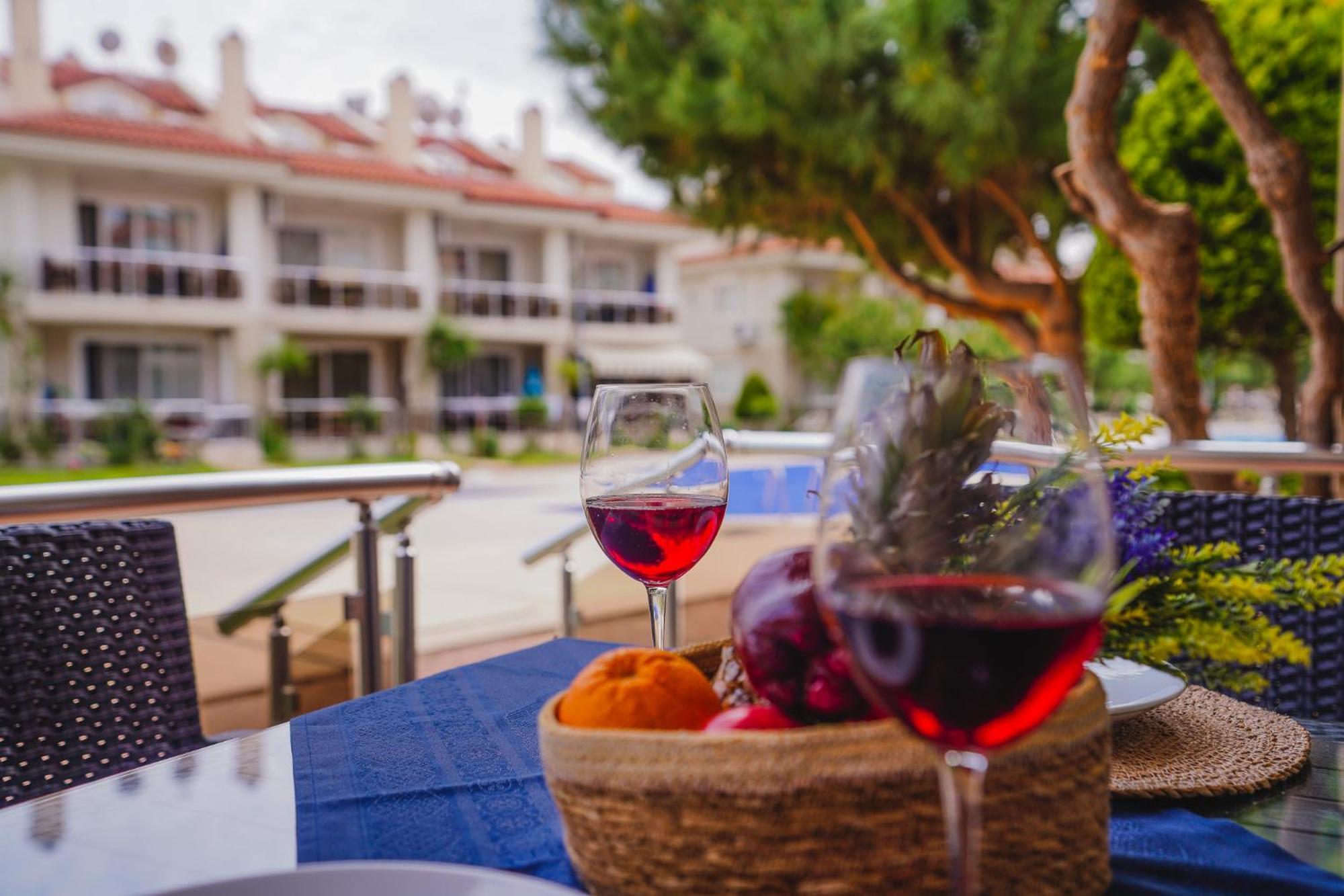 Sunset Beach Resort Aqua Lettings Fethiye Eksteriør billede